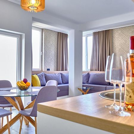 Apartments Magic Box II Утеха Екстериор снимка
